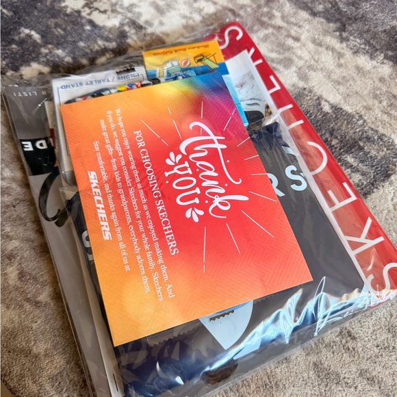 Brand new Skechers Navy, Red & White Knit Platform Sneakers- wth T&B - Picture 8 of 9